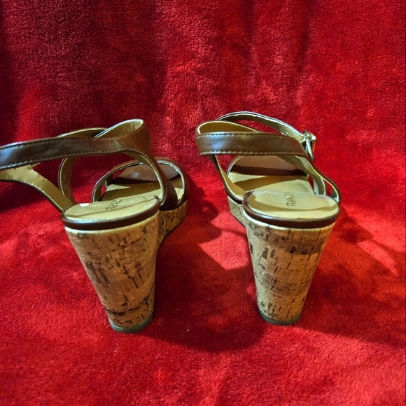 Franco Sarto Brown Wedge Heel Sandals -Size 8.5M - Picture 8 of 9